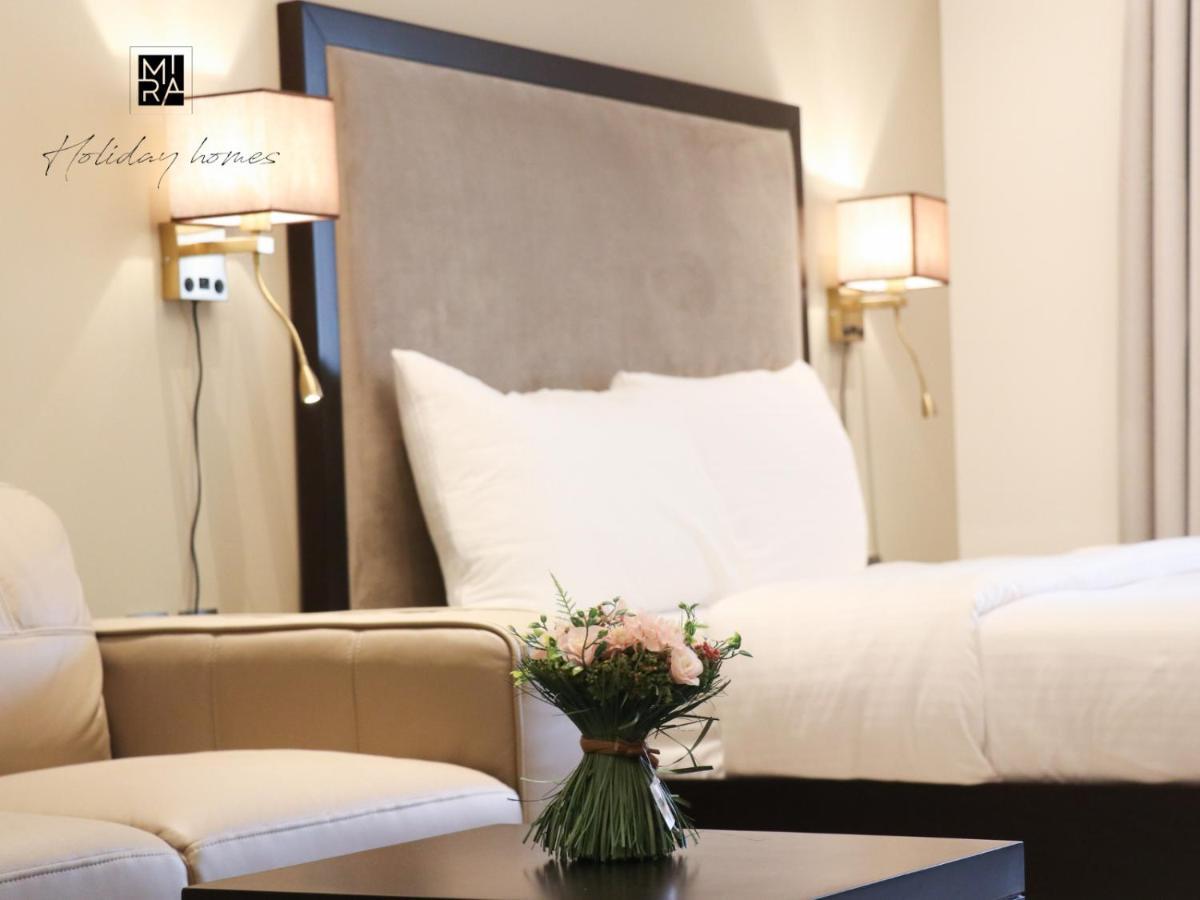 Mira Holiday Homes - Newly Furnished Studio In Downtown Dubai Exterior foto